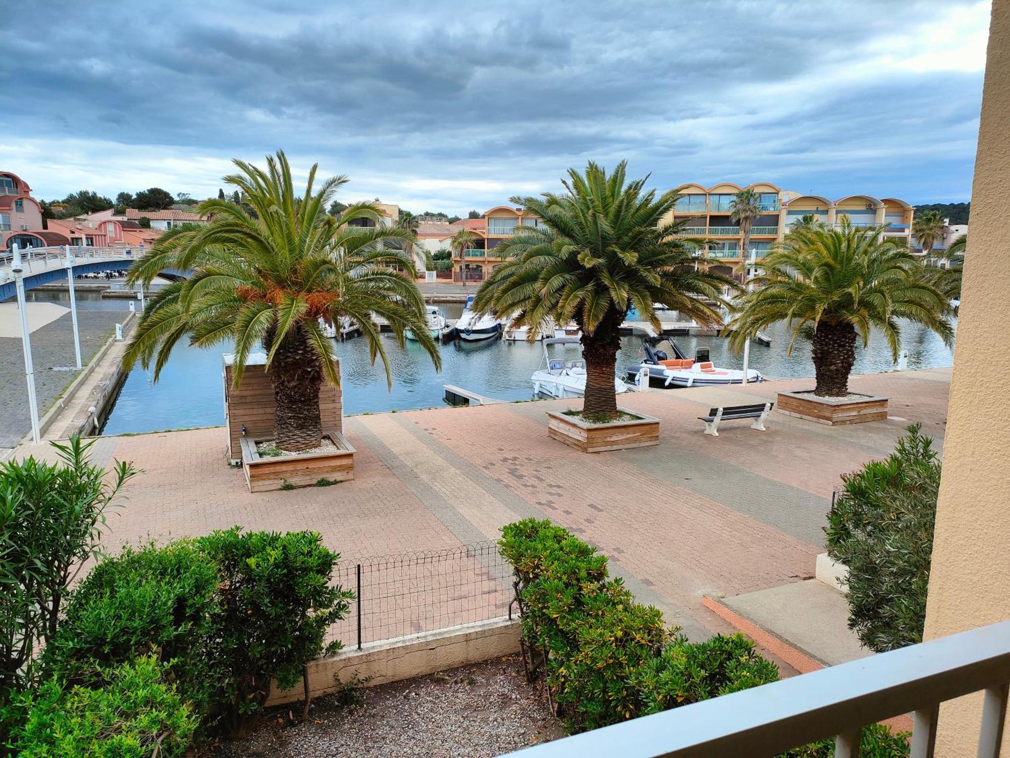Gruissan, Studio Cabine, Au Calme Vue Degagee Sur Marina Extérieur photo