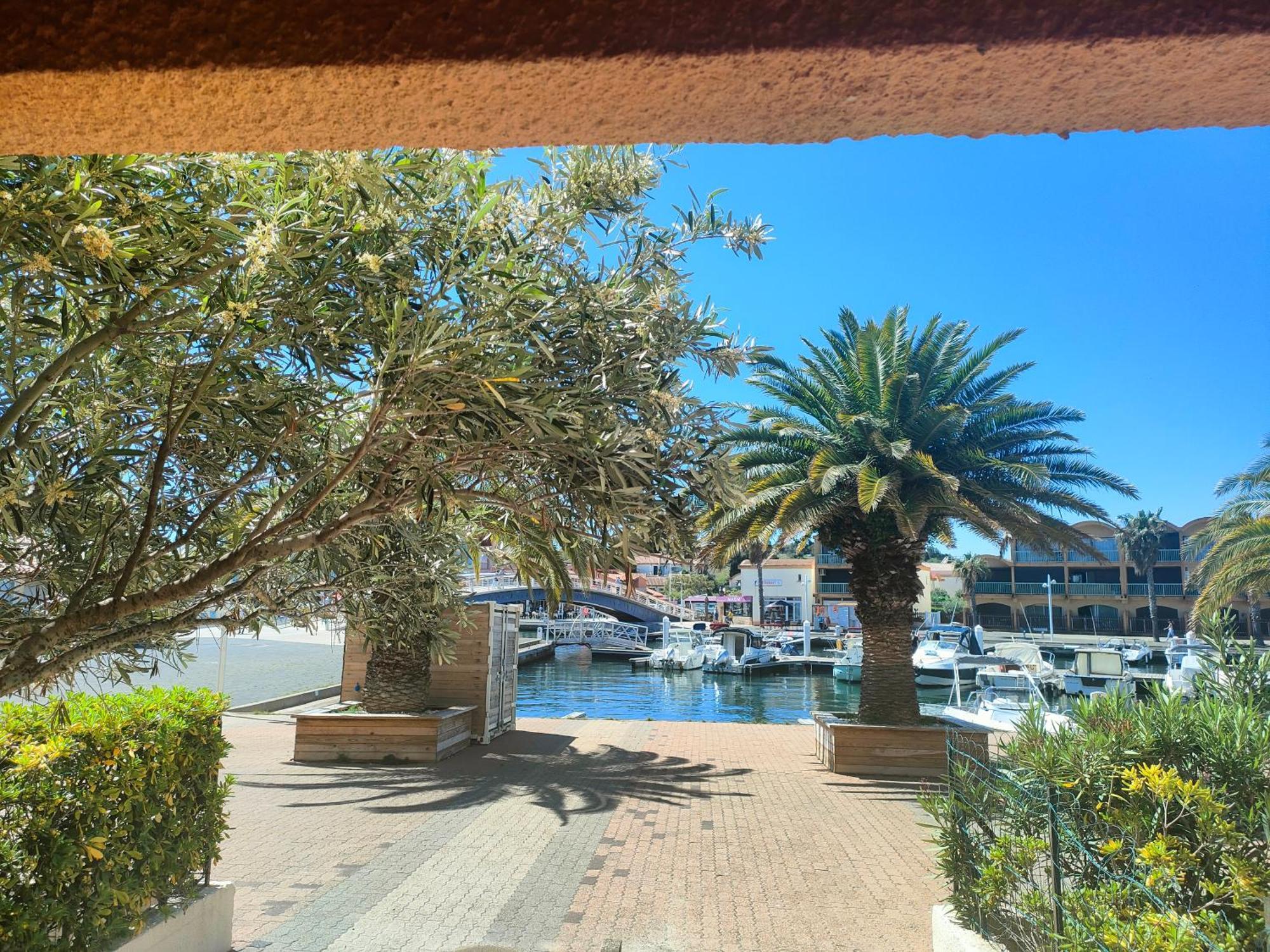 Gruissan, Studio Cabine, Au Calme Vue Degagee Sur Marina Extérieur photo
